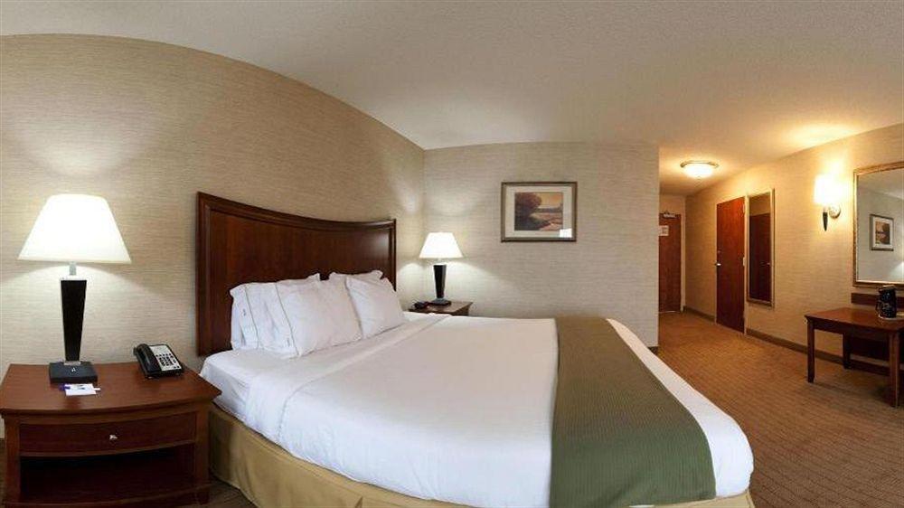 Holiday Inn Express Hotel & Suites Urbana-Champaign-U Of I Area By Ihg Extérieur photo