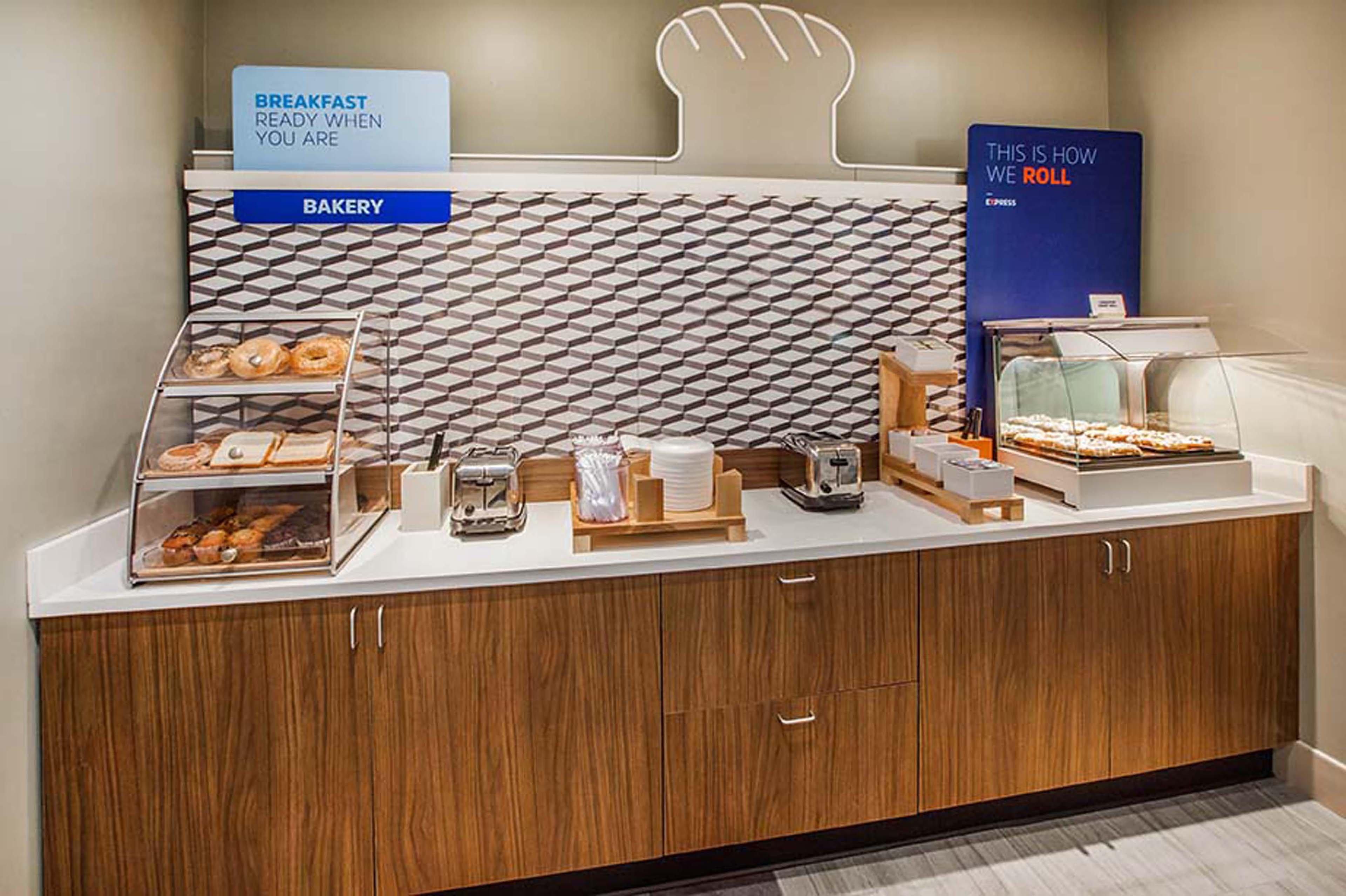 Holiday Inn Express Hotel & Suites Urbana-Champaign-U Of I Area By Ihg Extérieur photo