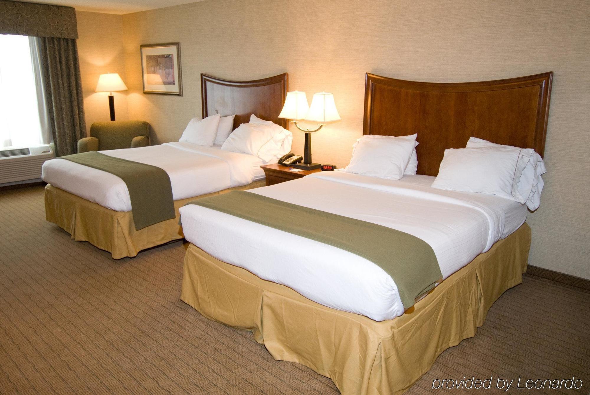 Holiday Inn Express Hotel & Suites Urbana-Champaign-U Of I Area By Ihg Extérieur photo