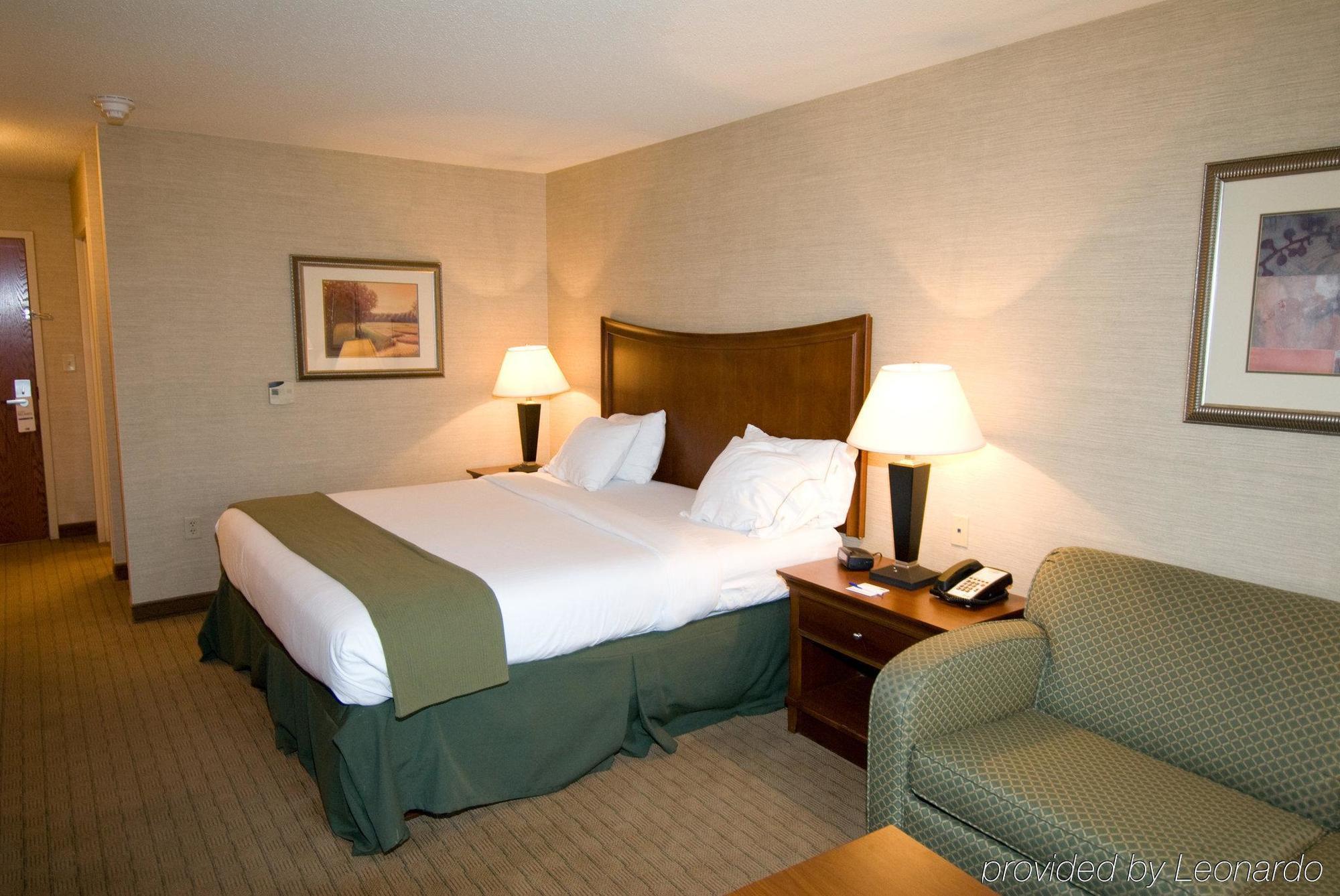 Holiday Inn Express Hotel & Suites Urbana-Champaign-U Of I Area By Ihg Extérieur photo