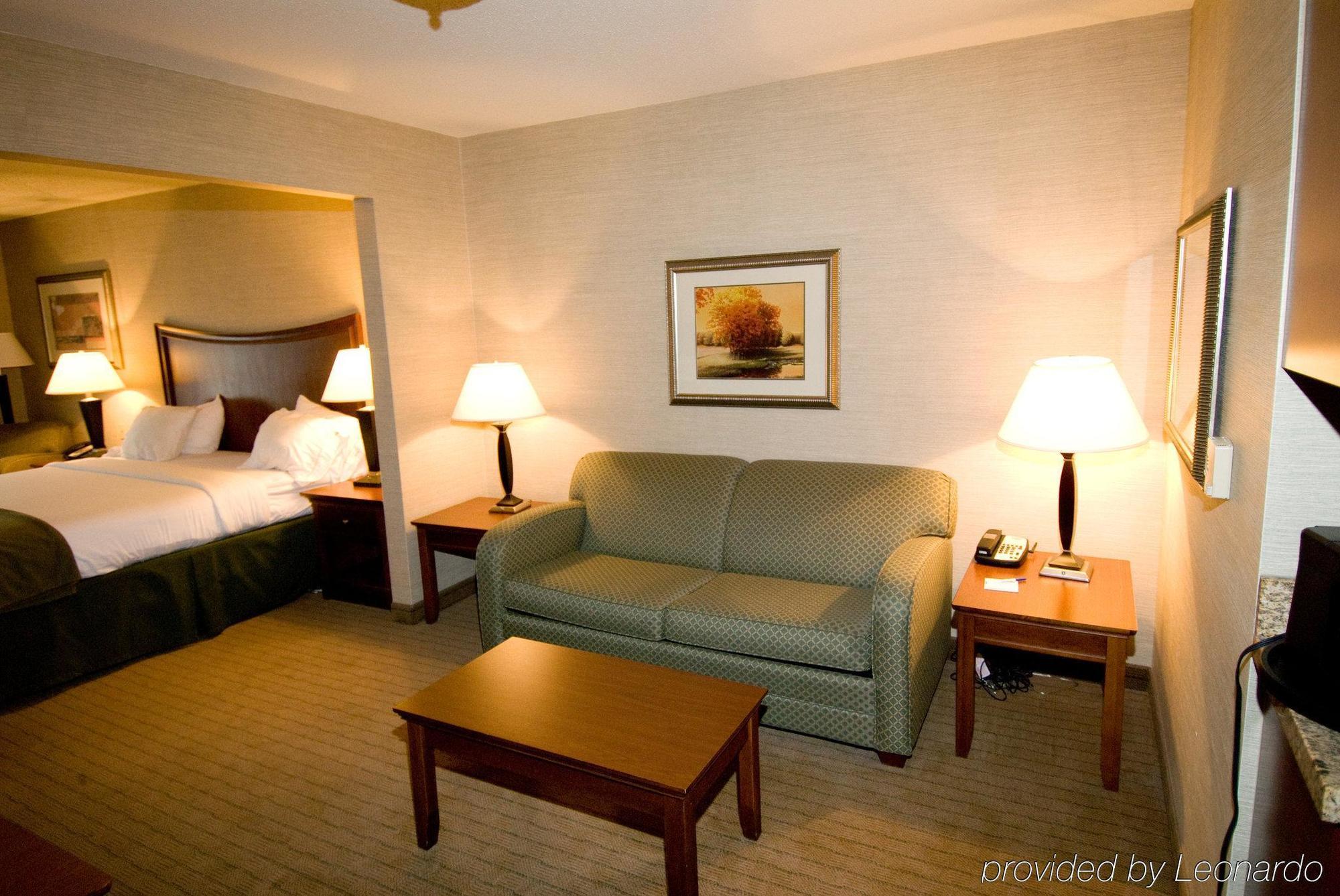 Holiday Inn Express Hotel & Suites Urbana-Champaign-U Of I Area By Ihg Extérieur photo