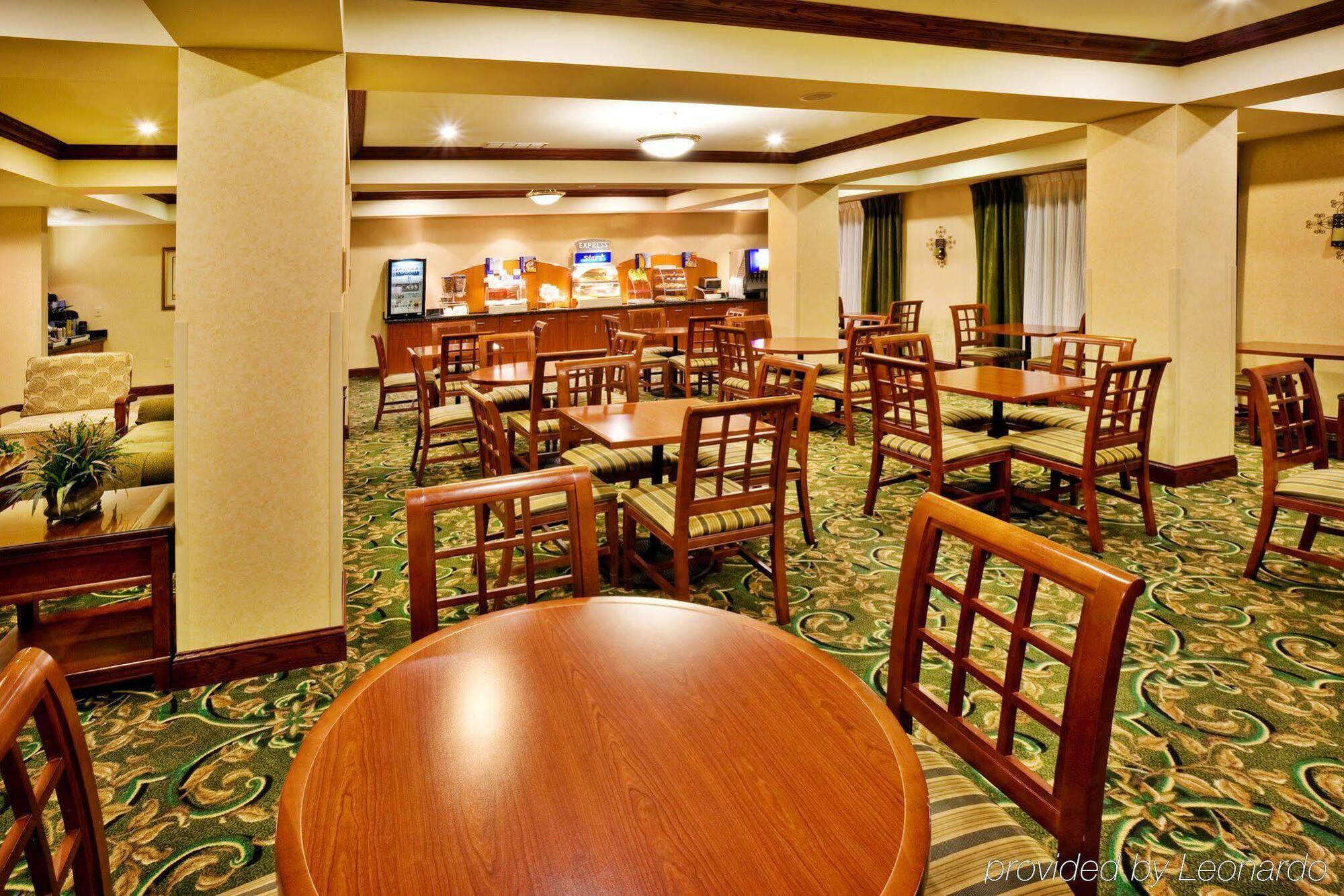 Holiday Inn Express Hotel & Suites Urbana-Champaign-U Of I Area By Ihg Extérieur photo